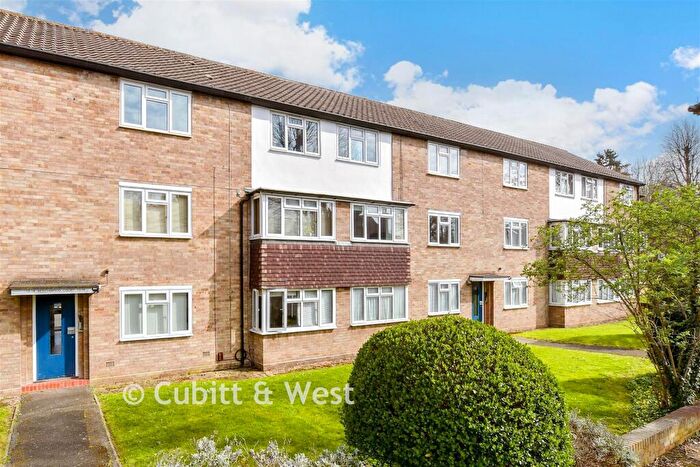 2 Bedroom Flat For Sale In St. James Road, Sutton, Surrey, SM1