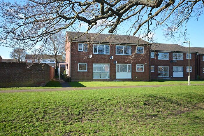 2 Bedroom Flat For Sale In Chalgrove Road, Thame, OX9