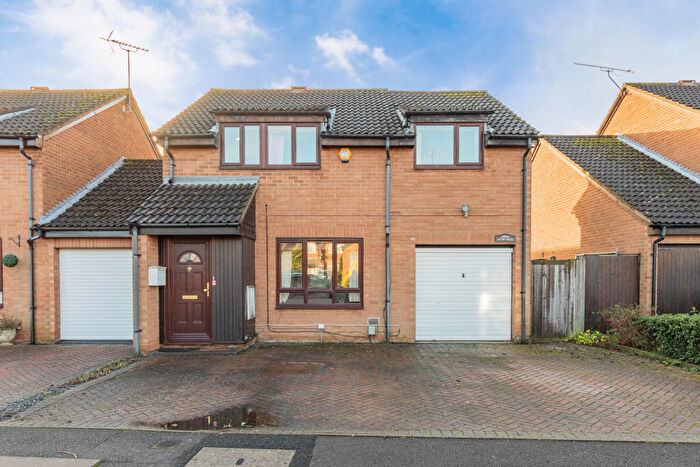 4 Bedroom Detached House For Sale In Hawkedon Way, Lower Earley, Reading, RG6