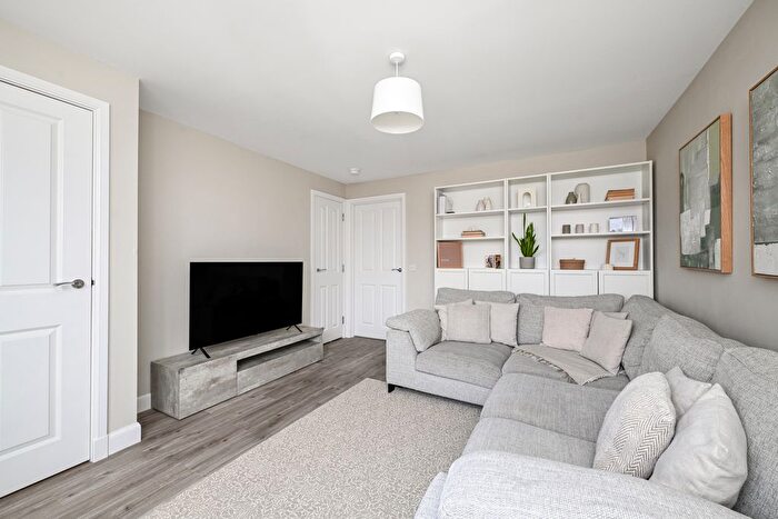 4 Bedroom Detached House For Sale In Dunnikier Way, Edinburgh, EH17