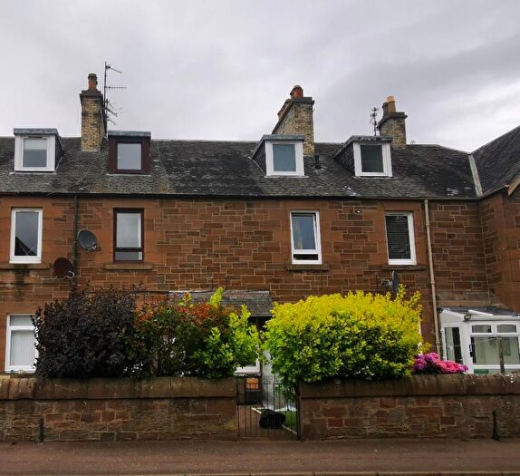 2 Bedroom Maisonette To Rent In Main Street, Invergowrie, Dundee, DD2