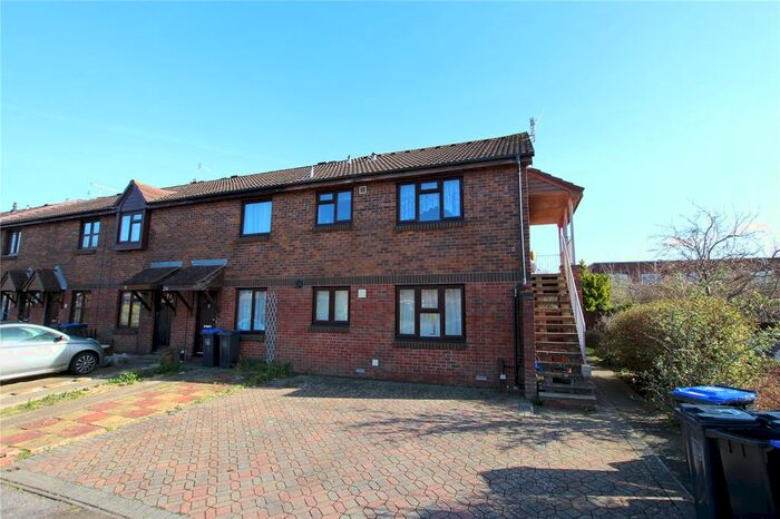 Studio To Rent In Pilgrims Walk, Worthing, West Sussex, BN13