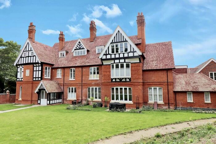 2 Bedroom Apartment To Rent In Parmenter Grange, High Garrett, CM7