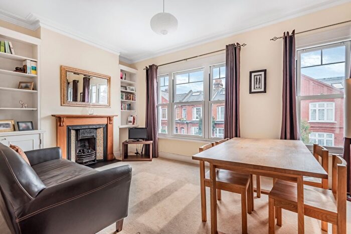 1 Bedroom Flat To Rent In Algarve Road, Earlsfield, London, SW18