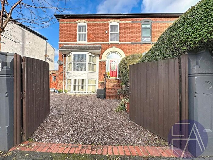 2 Bedroom Town House For Sale In Manchester Road, Southport, Merseyside, PR9