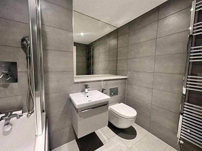 2 Bedroom Flat To Rent In Streetsbrook Road, Solihull, B91