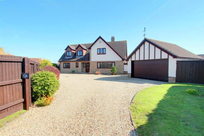 5 Bedroom Detached House For Sale In Church Lane, Sutton-On-Sea, LN12