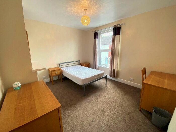 4 Bedroom Terraced House To Rent In Lawson Road, Southsea, PO5