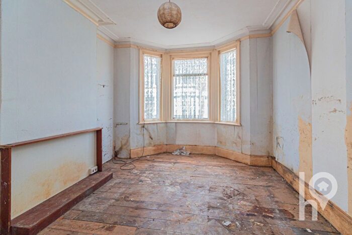 1 Bedroom Flat For Sale In Winstanley Road, Sheerness, ME12