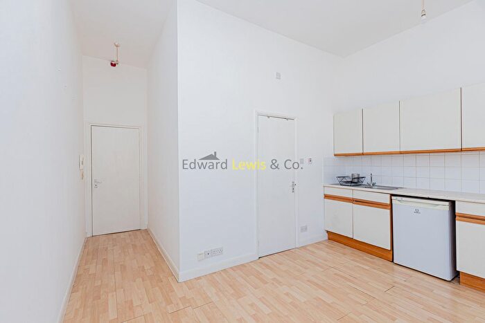 Studio To Rent In Rowhill Road, London, E5