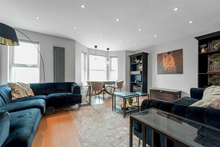 3 Bedroom Apartment To Rent In Cornwall Gardens, London, NW10