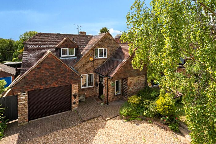 3 Bedroom Detached House For Sale In White House Close, Wooburn Green, HP10