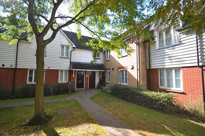 2 Bedroom Flat To Rent In St. James Gardens, Little Heath, Romford, RM6