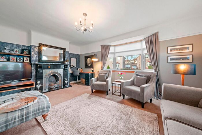 3 Bedroom Semi-Detached House For Sale In Weirwood Avenue, Garrowhill, G69