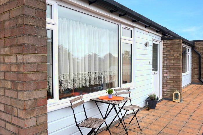 2 Bedroom Flat To Rent In The Street, Ashtead KT21