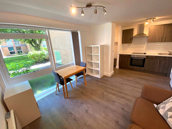 1 Bedroom Flat To Rent In Butler Close, Oxford, Oxfordshire, OX2