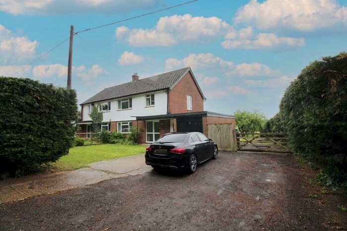 4 Bedroom Semi-Detached House To Rent In Mynthurst, Leigh, RH2