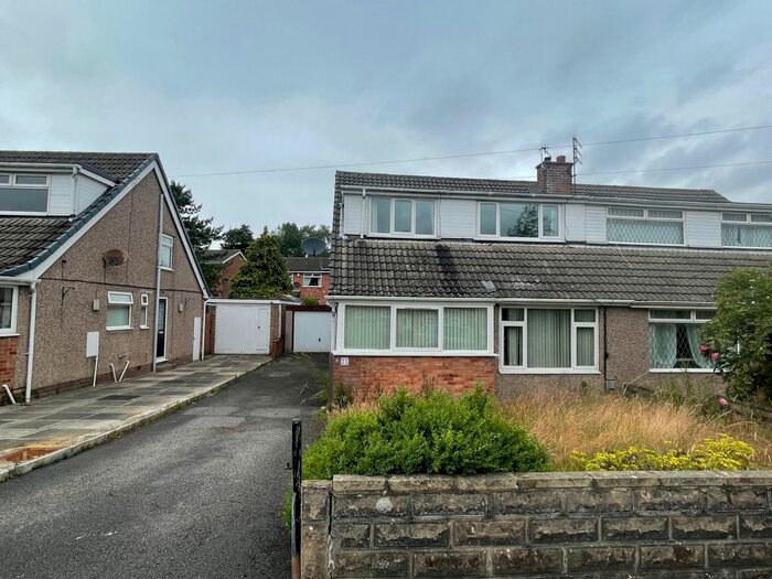 3 Bedroom Semi-Detached House To Rent In Middlebrook Crescent, Bradford, West Yorkshire, BD8