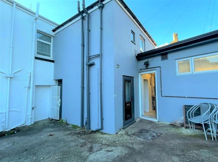 2 Bedroom Flat To Rent In Fore Street, St. Marychurch, Torquay, TQ1