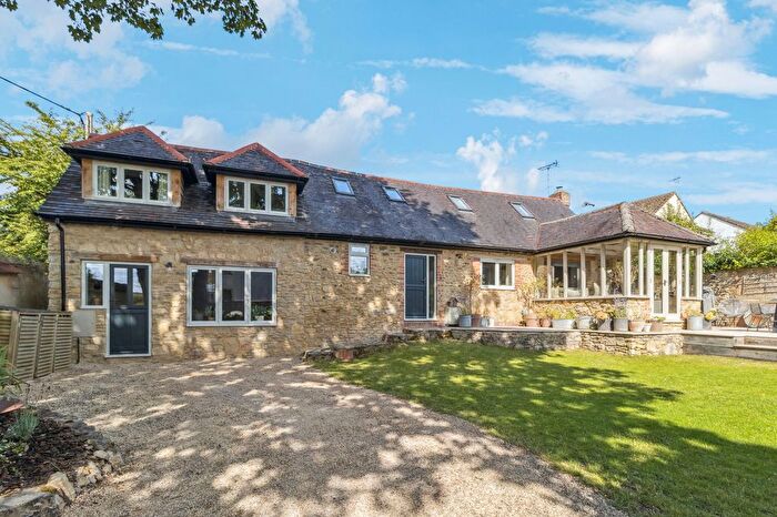 4 Bedroom Detached House For Sale In Station Road, Haddenham, HP17