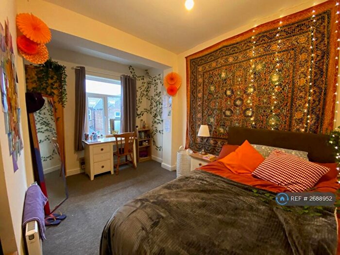 5 Bedroom Terraced House To Rent In Mabfield Road, Manchester, M14