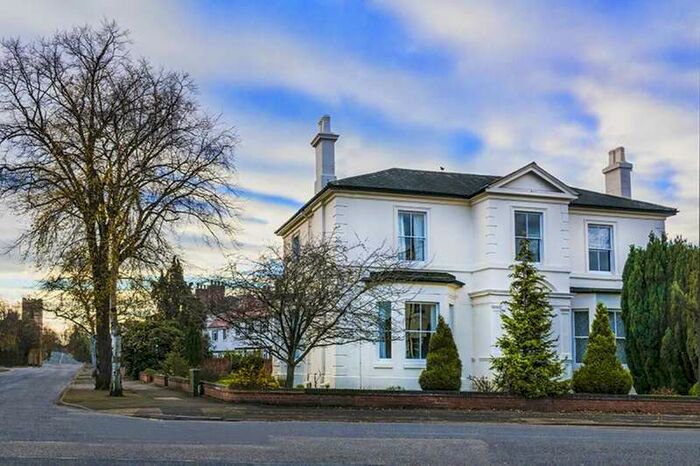 1 Bedroom Flat To Rent In Willes Road, Leamington Spa, CV31