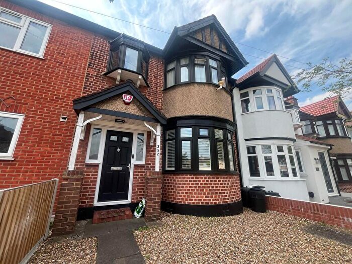3 Bedroom Terraced House To Rent In Victoria Road, Ruislip, HA4