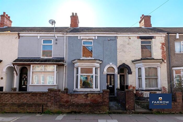3 Bedroom Terraced House For Sale In Welholme Road, Grimsby, DN32