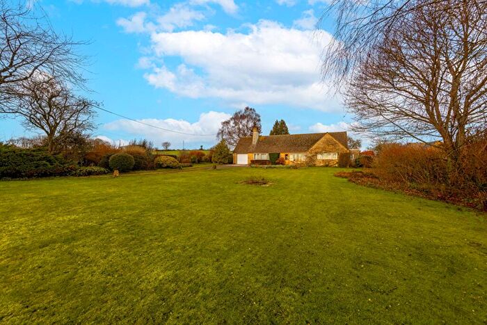 3 Bedroom Detached Bungalow For Sale In Westhall Hill, Fulbrook, OX18