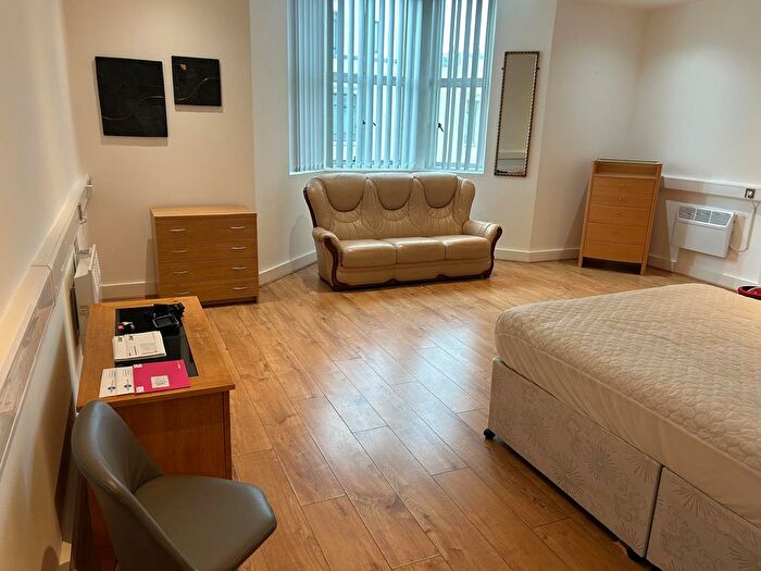 Studio To Rent In Castle Street, Swansea, SA1