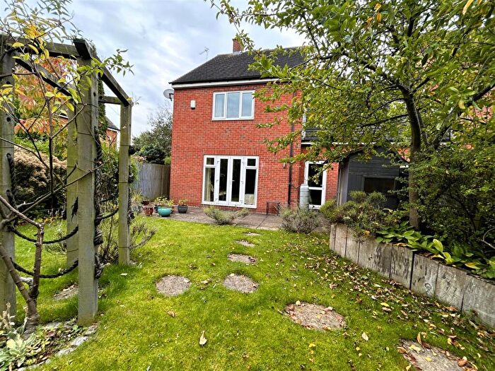 4 Bedroom Semi-Detached House For Sale In Dalton Drive, Belper, DE56