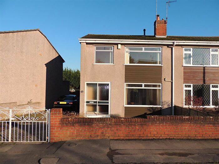 3 Bedroom Semi-Detached House To Rent In Sutherland Avenue, Downend, Bristol, BS16