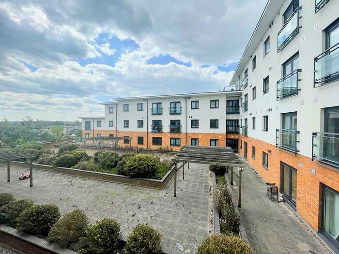 2 Bedroom Apartment To Rent In Hogg Lane, Grays, RM17