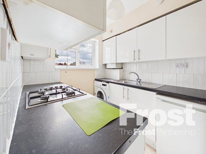 2 Bedroom Apartment To Rent In Meadfield Road, Slough, Berkshire, SL3