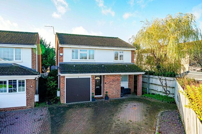 4 Bedroom Detached House For Sale In Jane Close, Hemel Hempstead, Hertfordshire, HP2