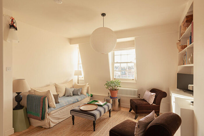 2 Bedroom Flat For Sale In Peabody Estate, Camberwell Green, Camberwell, SE5