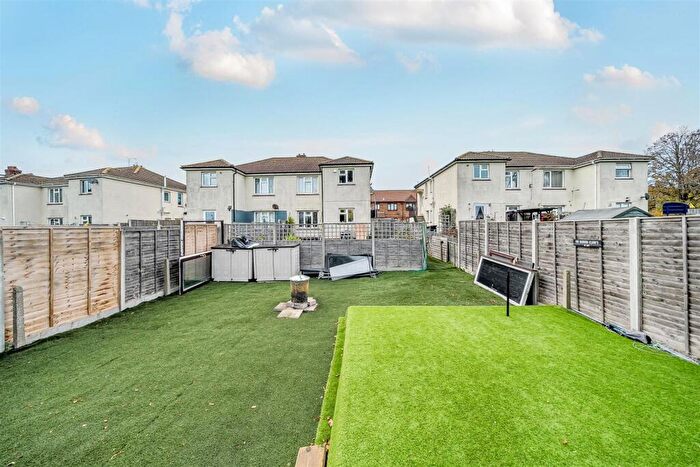 1 Bedroom Flat For Sale In Dukes Road, Gosport, PO12