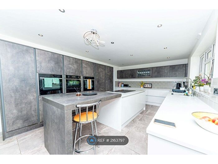 4 Bedroom Detached House To Rent In School Lane, Bushey, WD23