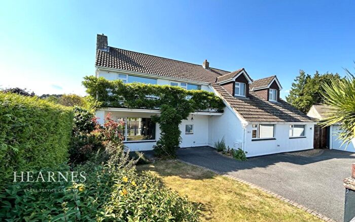 5 Bedroom Detached House For Sale In Carrbridge Close, Talbot Woods, Bournemouth, BH3