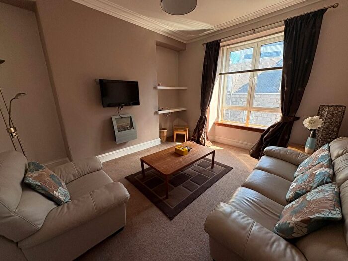 1 Bedroom Flat To Rent In Chapel Street, City Centre, Aberdeen, AB10