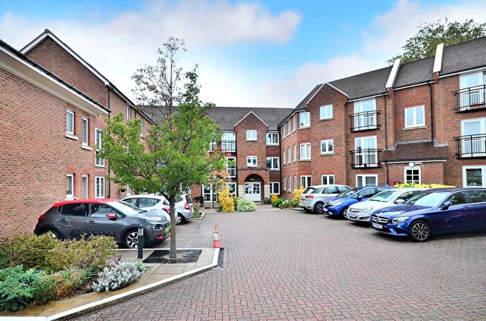 1 Bedroom Apartment For Sale In Meadow Court, St Agnes Road, East Grinstead, RH19