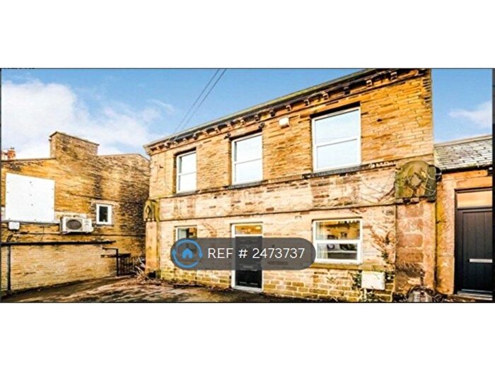 2 Bedroom Flat To Rent In Tuel Lane, Sowerby Bridge, HX6