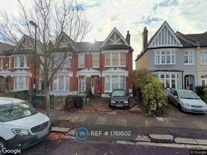 2 Bedroom Flat To Rent In Catford, London, SE6