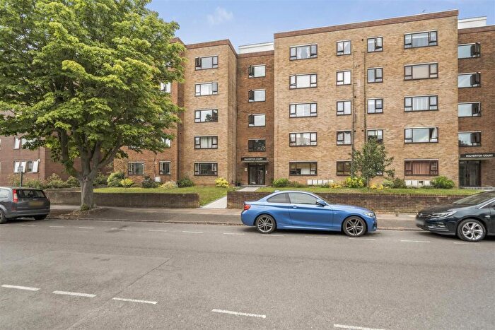 2 Bedroom Apartment For Sale In Adelaide Road, Surbiton, KT6