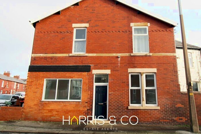 2 Bedroom Flat To Rent In Blakiston Street, Fleetwood, FY7