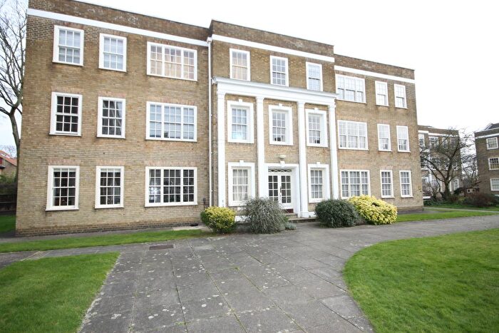 2 Bedroom Flat To Rent In Vanbrugh Fields, London, SE3