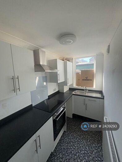 2 Bedroom Flat To Rent In Park Street, Wombwell, Barnsley, S73