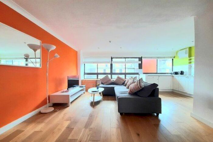 2 Bedroom Flat To Rent In South Fifth Street, Milton Keynes, MK9