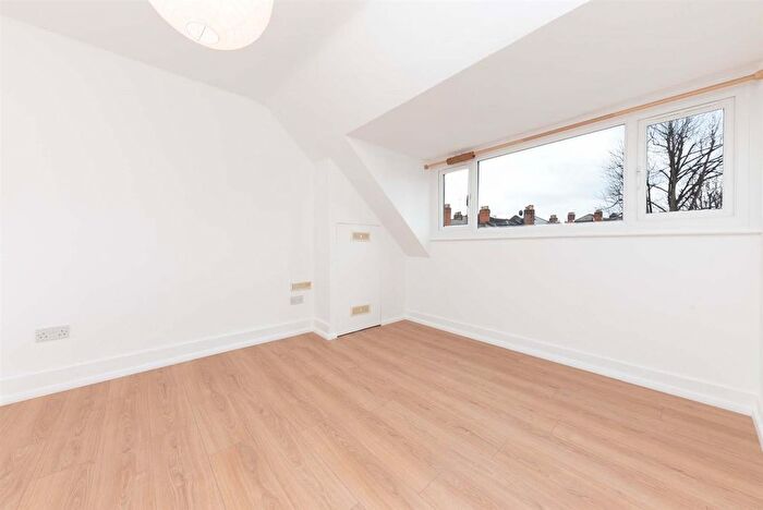 1 Bedroom Flat To Rent In Berkeley Road, Crouch End, N8