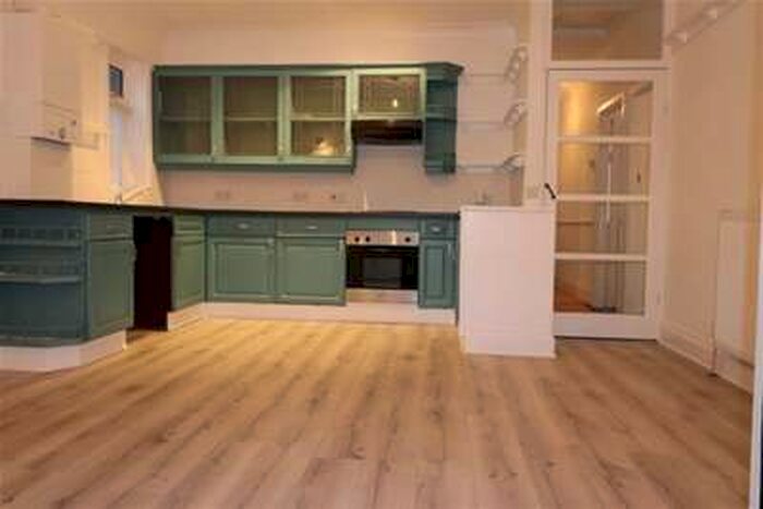 2 Bedroom Bungalow To Rent In Eastcote Grove, Southend On Sea, SS2